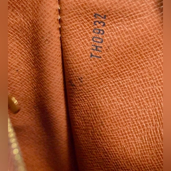 Louis Vuitton Monogram St Cloud GM🤎 - Picture 13 of 16